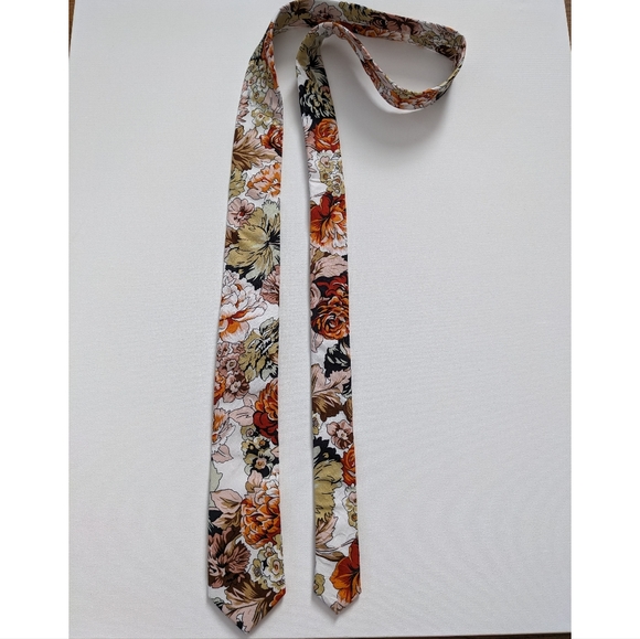 Frank & Buck Benteti Tie and Pocket Square - Picture 5 of 9